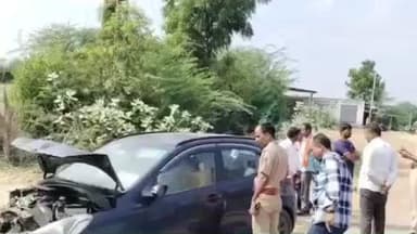 सिणधरी: सिणधरी के अरणियाली गांव के पास एक कार ने पिकअप को मारी टक्कर, चार लोग घायल