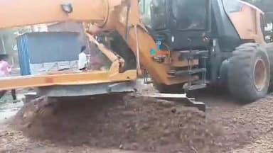 देवरिया की बहूचर्चित सड़क पर शुरू हुआ मरम्मत कार्य, देवरिया जनपद के करुअना सलेमपुर मार्ग
#deoria #UPNews #UttarPradesh