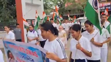 সোণাৰি: জিলা আৰক্ষী অধীক্ষকৰ উপস্থিতিত সোণাৰি আৰক্ষী থানাৰ পৰা ৰাষ্ট্ৰীয় একতা দিৱস উপলক্ষে একতাৰ দৌৰ