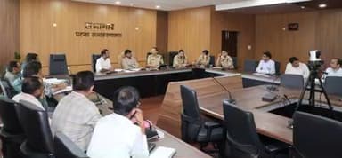 Be vigilant to ensure free, fair, peaceful, transparent and inducement-free election: DEO-cum-DM, Patna instructed all officials