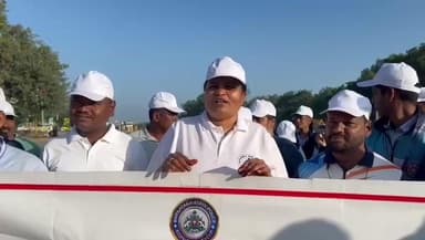 ಇಳಕಲ್: ಏಕತಾ ಸಮಾವೇಶ ಅಂಗವಾಗಿ ನಗರದಲ್ಲಿ ಪೋಲಿಸ್ ಇಲಾಖೆ ವತಿಯಿಂದ
ರನ್ ಪಾರ್ ಯುನಿಟಿ