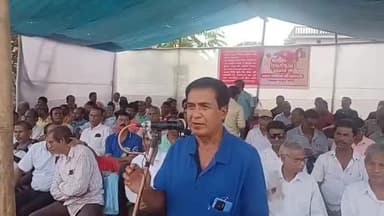 উদয়পুর: তিন দফা দাবি নিয়ে উদয়পুর রমেশ চৌমনিতে সিপিআইএম উদয়পুর মহকুমা কমিটি গন অবস্থান করে