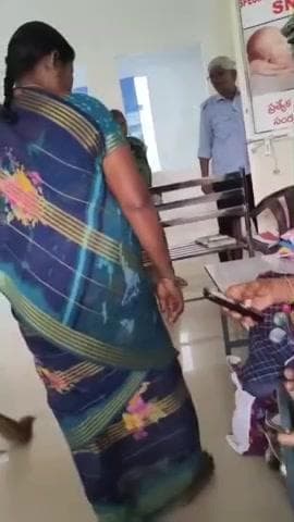 నరసరావుపేట ప్రభుత్వ ఆసుపత్రిలో డబ్బులు వసూళ్లు