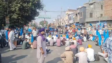 ਤਰਨਤਾਰਨ: ਜ਼ਿਮਨੀ ਚੋਣਾਂ ਮੌਕੇ ਪਨਬੱਸ ਦੇ ਕੱਚੇ ਮੁਲਾਜ਼ਮਾਂ ਨੇ ਤਰਨਤਾਰਨ ਦਾ ਮੇਨ ਬੋਹੜੀ ਚੌਂਕ ਧਰਨਾ ਲਗਾਕੇ ਆਵਾਜਾਈ ਕੀਤੀ ਬੰਦ
#tarntaran