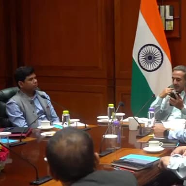 लक्ष्मणगढ़: कफनवाड़ा केरूस में पढ़ने गई लापता छात्रा के परिजन विदेश राज्य मंत्री से मिले, लापता छात्र को ढूंढने की लगाई गुहार