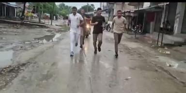 अरेराज: मलाही थाना अध्यक्ष के नेतृत्व में पुलिसकर्मियों ने आयोजित किया रन फॉर यूनिटी का दौड़