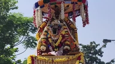 அமைந்தகரை: கோயம்பேடு அருள்மிகு ஸ்ரீ பெருங்காளீஸ்வரர் கோவிலில் தேர் சோதனை ஓட்டத்தை அமைச்சர் சேகர்பாபு துவக்கி வைத்தார்