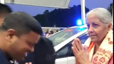 নকশালবাড়ি: ভুটান সফর বাতিল করে বাগডোগরা বিমানবন্দর থেকে দিল্লি ফিরে গেলেন কেন্দ্রীয় অর্থমন্ত্রী নির্মলা সীতারামন