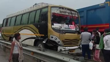 रजौली: हरदिया में ट्रक और बस की भिड़ंत, बड़ा हादसा टला, यात्री सुरक्षित