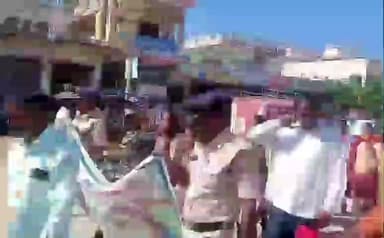 వడ్డేపల్లి: శాంతినగర్ పట్టణంలో జాతీయ ఐక్యత ర్యాలీని నిర్వహించిన సి.ఐ టాటా బాబు