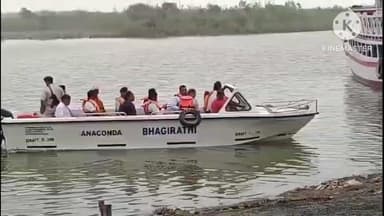 साहिबगंज: शकुंतला सहाय घाट पर जिला प्रशासन के निर्देश पर एनडीआरएफ की 20 सदस्यीय टीम ने किया मॉक ड्रिल अभ्यास