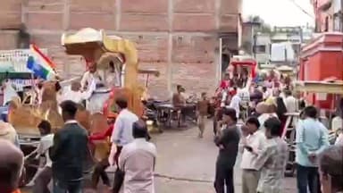 शाहगढ़: कल्पद्रम महामंडल विधान कार्यक्रम में चक्रवर्ती यात्रा निकाली गई