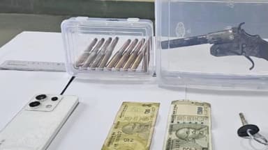 પલસાણા: કડોદરા પોલીસની મોટી સફળતા: 23 ગુનાઓમાં સંડોવાયેલો કુખ્યાત આરોપી દેશી બનાવટના તમંચા સાથે CNG પંપથી ઝડપાયો