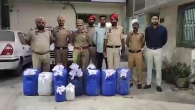 ਅਬੋਹਰ: ਹਨੁਮਾਨਗੜ੍ਹ ਰੋਡ ਤੇ ਨਿੱਜੀ ਹੋਟਲ ਦੇ ਪਿੱਛੇ ਖੜੀ ਕਾਰ ਵਿੱਚੋਂ ਮਿਲਿਆ ਸ਼ਰਾਬ ਦਾ ਜਖੀਰਾ