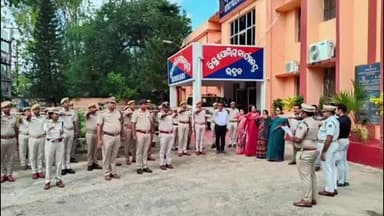 ଭଦ୍ରକ ଗ୍ରାମାଞ୍ଚଳ: ଭଦ୍ରକ ଜିଲ୍ଲା ପୋଲିସ କାର୍ଯ୍ୟାଳୟ ରେ  ସର୍ଦାର ବଲ୍ଲଭଭାଇ ପଟେଲ ଙ୍କ ଜୟନ୍ତୀ ଅବସରରେ ଶପଥ ଗ୍ରହଣ ସମାରୋହ ଅନୁଷ୍ଠିତ