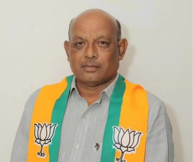 લાઠી: "હું ખેડૂતનો દીકરો છું, મુશ્કેલ ભર્યો ચહેરો ઓળખી લાઉ" સાંસદનો સહાનુભૂતિસભર અવાજ બન્યો ચર્ચાનો કેન્દ્ર!