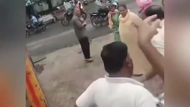 સોનગઢ: વ્યારા નગરપાલિકાના પાણી પ્લાન્ટ મુદ્દે વિવાદ – કાઉન્સિલર નિમિષા તરસાડિયાનાં પતિ હેમંત તરસાડિયા અને સ્થાનિકોમાં બોલાચાલી