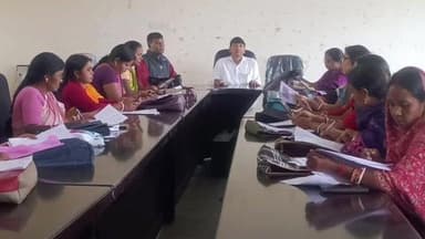 बरकागाँव: मतदाता सूची के विशेष पुनरीक्षण के लिए प्रखंड सभागार में एक दिवसीय प्रशिक्षण आयोजित