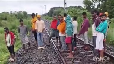 घोड़ासहन: घोड़ासहन- कुंडवा चैनपुर स्टेशन के बीच एक अज्ञात युवक का शव रेलवे ट्रैक के किनारे से हुआ बरामद।