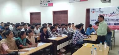 अलीराजपुर: जिले के औद्योगिक प्रशिक्षण संस्थान में युवा संगम मेले में 2 निजी कंपनियों ने भाग लिया, 25 युवाओं का हुआ चयन