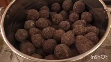 உசிலம்பட்டி: உசிலம்பட்டி அரசு உதவி பெறும் பள்ளியில் பாரம்பரிய உணவு திருவிழா பலவகையான உணவுகள் வைத்து அசத்திய பள்ளி