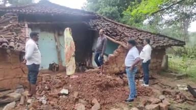 ठेठईटांगर: कोलेबिरा विधायक नमन विकसल कोनगाड़ी के निर्देश पर कांग्रेसी कार्यकर्ता हाथी पीड़ितों के बीच पहुंचे