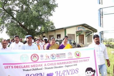 శివంపేట్: బాల్య వివాహాలు జరగకుండా అంగన్వాడి టీచర్లు ఆశ వర్కర్లు గ్రామపంచాయతీ కార్యదర్శుల చూడాలి
కలెక్టర్ రాహుల్ రాజ్