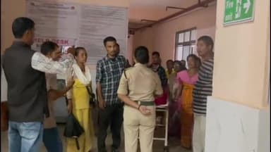 কোকৰাঝাৰ ভাগ: গোঁসাইগাঁও RNB অসামৰিক চিকিৎসালয়ত চিকিৎসকৰ গাফিলতিৰ বাবে এগৰাকী প্ৰসুতি ৰোগীৰ মৃত্যুৰ অভিযোগত হুলস্ততুল হৈপৰে