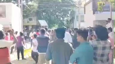 మదనపల్లెలో బాహుబలి సినిమా రీ రిలీజ్ సందర్భంగా  సందడి.