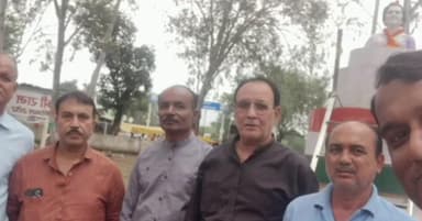 नौरोजाबाद: ब्लॉक कांग्रेस ने मनाई आयरन लेडी इंदिरा गांधी की पुण्यतिथि