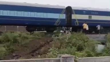 બોટાદ શહેરમાં ભાવનગર રોડ ઉપર ફાટક પાસે ટ્રેન નીચે યુવકે પડતું મૂકી આપઘાત કરી લેતા ચકચાર મચી ગઈ