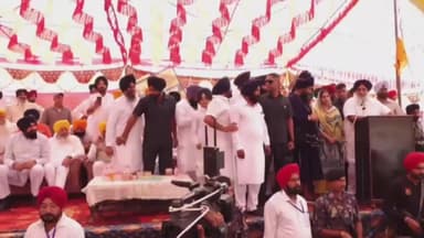 ਤਰਨਤਾਰਨ: ਅਕਾਲੀ ਦਲ ਬਾਦਲ ਦਾ ਪ੍ਰਧਾਨ ਸੁਖਬੀਰ ਸਿੰਘ ਬਾਦਲ ਨੇ ਜਿਮਨੀ ਚੋਣ ਸਬੰਧਤ ਤਰਨ ਤਾਰਨ ਦੇ ਪਿੰਡ ਖੈਰਦੀਨ ਵਿਖੇ ਚੋਣ ਮੀਟਿੰਗ ਕੀਤੀ 
#ByElection