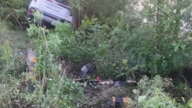 ভগবানপুর ২: দীঘা যাওয়ার পথে আজ সাপুয়ায় দুর্ঘনটার কবলে এক পর্যটকের গাড়ি,ঘটনাস্থলে পুলিশ