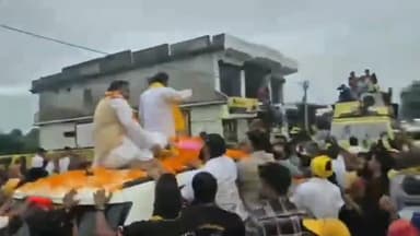 मीनापुर: मीनापुर में प्रशांत किशोर का रोड शो, बोले- “शिक्षा और रोजगार के लिए करें मतदान”