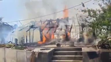 ఎచ్చెర్ల: బుడుమూరులో గ్యాస్ లీక్ అయ్యి ఇరువురి పూరిల్లు దగ్ధం, మంటలను అదుపు చేసిన ఫైర్ సిబ్బంది