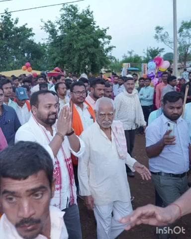 पीपरभट्ठा में मातर महोत्सव कार्यक्रम में बेमेतरा के विधायक दीपेश साहू ने ग्रामीणों से की मुलाकात