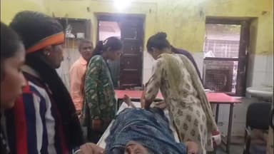 कापरेन में ट्रैक्टर ट्रॉली ने राहगीर महिला को मारी टक्कर,गंभीर घायल महिला को प्राथमिक उपचार के बाद किया कोटा रैफर।