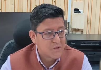 शिमला ग्रामीण: एसडीएम हर्ष अमरेंद्र ने कहा, रामपुर लवी मेले से पूर्व नगर परिषद क्षेत्र से एनएच किनारे पार्क वाहनों को हटाएं