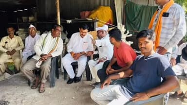 बदनापूर: शहरातील कुंभार गल्ली येथे आमदार नारायण कुचे यांनी दिली सांत्वन पर भेट