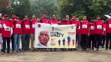 सिकराय: सिकंदरा थाने में सरदार पटेल जयंती पर 'रन फॉर यूनिटी' में पुलिसकर्मियों और स्थानीय नागरिकों ने ली एकता की शपथ