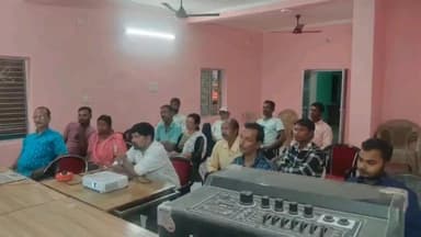 খয়রাশোল: SIR নিয়ে খয়রাশোলে তৃণমূলের ভার্চুয়াল বৈঠক, উপস্থিত নেতৃত্বের বার্তা “সংগঠনের পাশে কর্মীরা থাকুন ঐক্যবদ্ধভাবে”