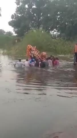 अभनपुर सकरी मे माता जी का विसर्जन संपन्न हुआ