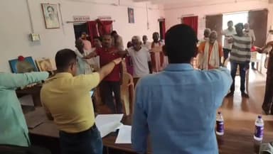 #गांधी_जयंती पर ग्राम पंचायत कांटी जनपद पंचायत रायपुर कर्चुलियान में ग्राम सभा की बैठक आयोजित की गई, जिसमें ग्राम वासिय...