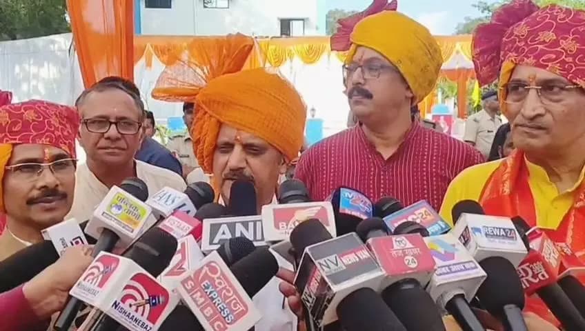 #विजयादशमी पर्व असत्य पर सत्य, अन्याय पर न्याय और अधर्म पर धर्म की विजय का प्रतीक है। मुख्यमंत्री डॉ. Dr Mohan Yadav जी ...
