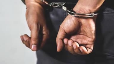 குந்தா: சந்தன மர கடத்தலில் தலைமறைவாக இருந்த நபர் குந்தா வனத்துறையினரால் கைது