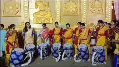 কমলপুর: কমলপুর সুরমা বিধানসভা কেন্দ্রের অন্তর্গত বিগ বাজেটের পুজোতে বহিরাজ্য তথা কলকাতা থেকে আগত ঢাক বাদক দের সাথে মত বিনিময়