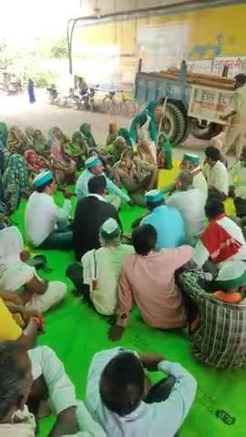 भारतीय किसान यूनियन न्याय पंचायत खासमऊ पुल के नीचे भारतीय किसान यूनियन की बैठक में नालीसड़क कॉलोनी आदि समस्याओं की बैठक