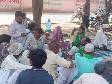 जैतपुर ब्लॉक स्वास्थ्य केंद्र में डॉक्टर की लापरवाही से एक किसान की मौत किसान यूनियन आंदोलन जारी
