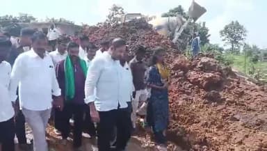 లింగంపేట్: లింగంపల్లిలో కుర్దు బ్రిడ్జి పునారుద్దీకరణ పనులను పరిశీలించిన ఎమ్మెల్యే మదన్ మోహన్ రావు