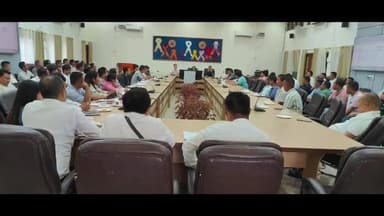 ফুলনি: লোকপিয়ল অভিযান ২০২৭ৰ ওপৰত কাৰ্বিআংলং জিলা আয়ুক্তৰ কাৰ্যালয়ত এখন পৰ্যালোচনা বৈঠক অনুষ্ঠিত হয়